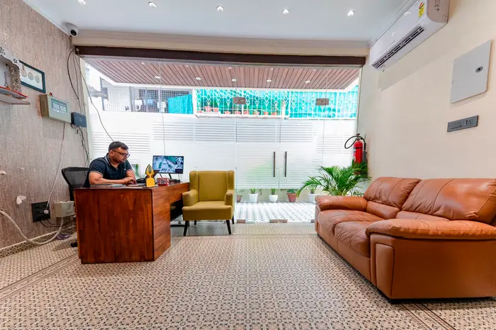 24-Hour Reception